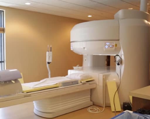 an-mri-for-claustrophobic-people-high-field-open-rayus-radiology