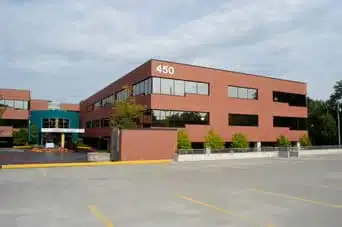 RAYUS Radiology diagnostic imaging center in 450 N. New Ballas Rd., Suite 250N, Creve Coeur, MO 63141 brick building