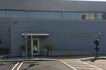 RAYUS Radiology diagnostic imaging center in 1670 E. 120th St., Building 21, Los Angeles, CA 90059